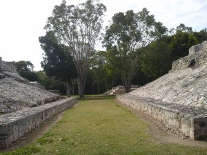 Small playground for pelote