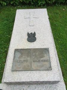 Grave of another two sailors who didn't survive
